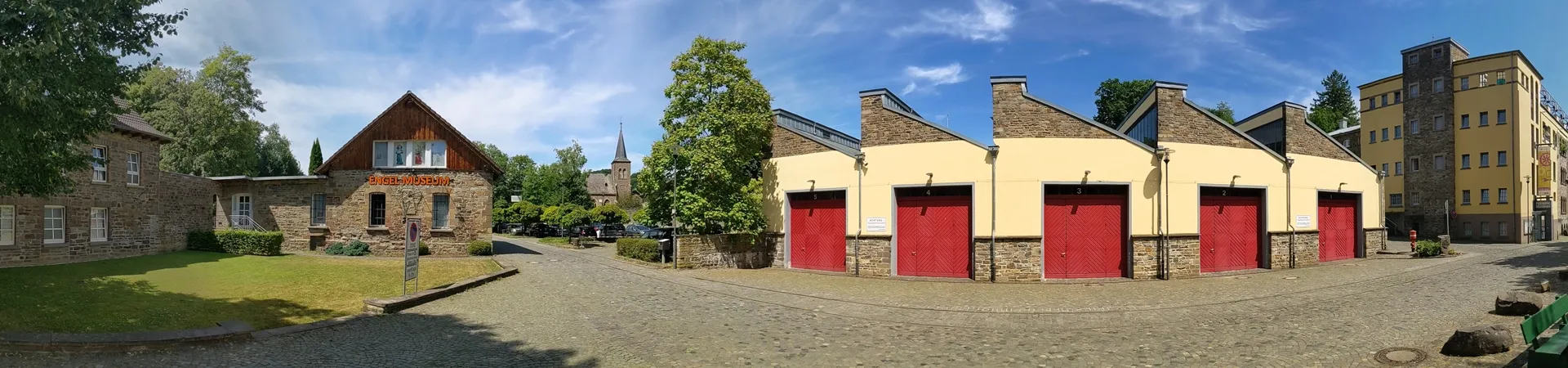 Frühling - Sommer: Engels-Platz 2022