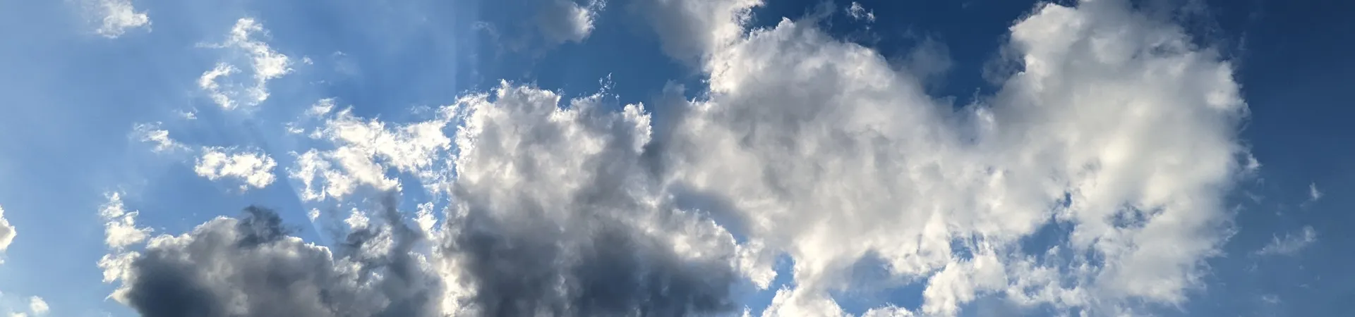 Frühling - Herbst: Wolken