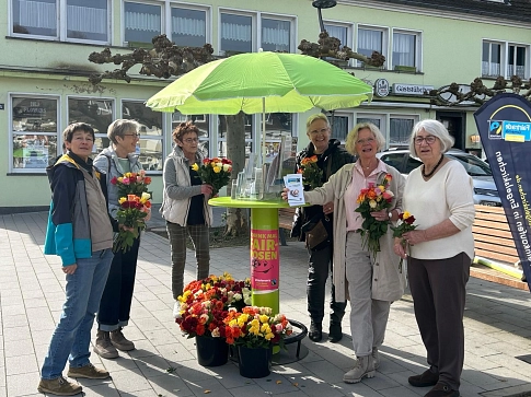 Faire Rosen zum Weltfrauentag Faire Rosen zum Weltfrauentag © Gemeinde Engelskirchen